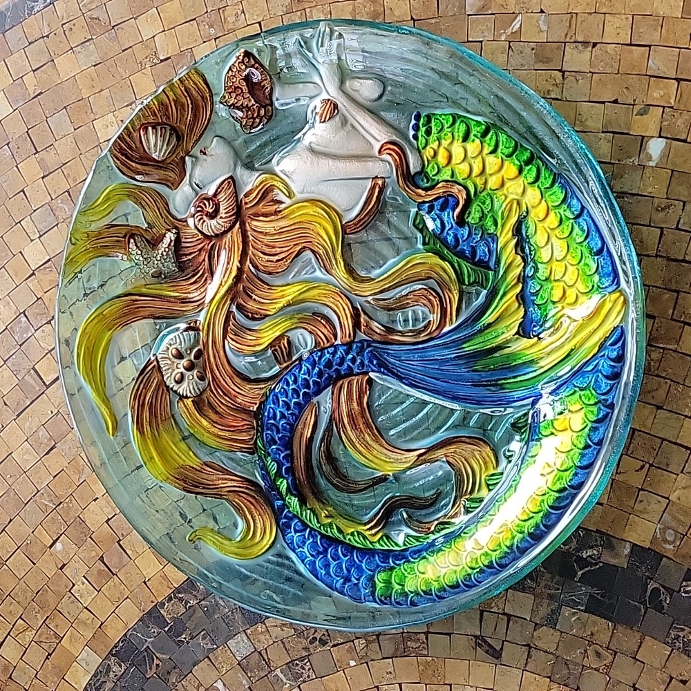 Glass decorative plate